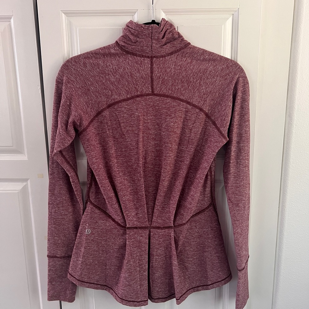 lululemon long sleeve ruched back workout top